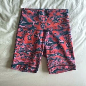 Lululemon biker shorts size 4 EUC